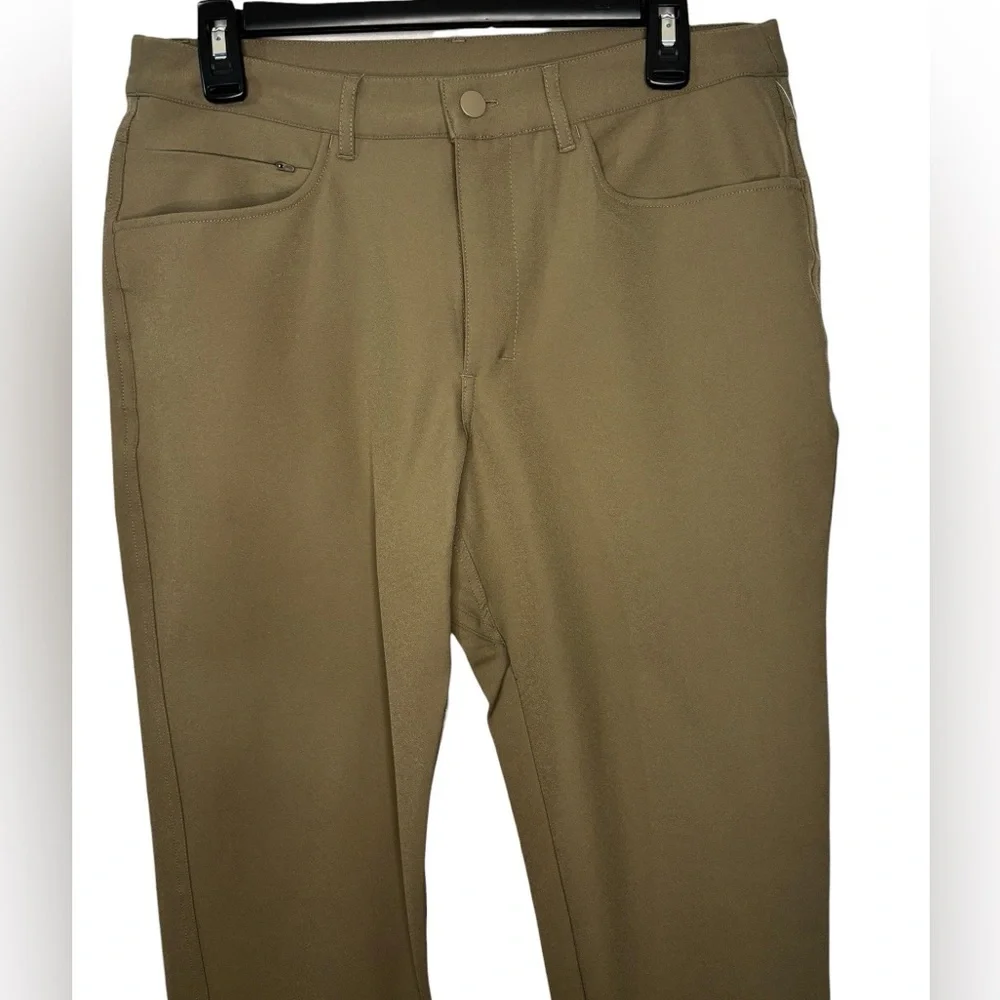 NEW Mono B MEN Classic Golf Pants in Olive Size Medium Performance Outdoor